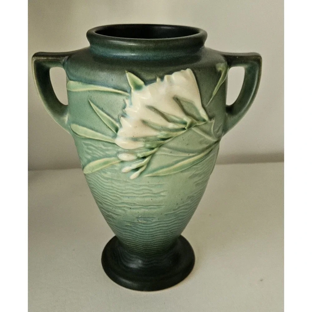 Roseville Pottery Freesia Vase 121-8 Green Lavender White Flowers